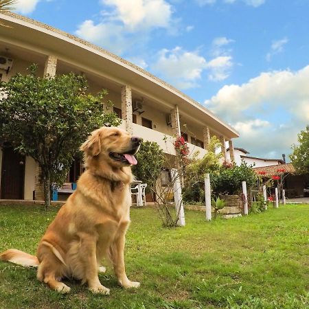 Residencial De Cesaro Hotel กาโรปาบา ภายนอก รูปภาพ